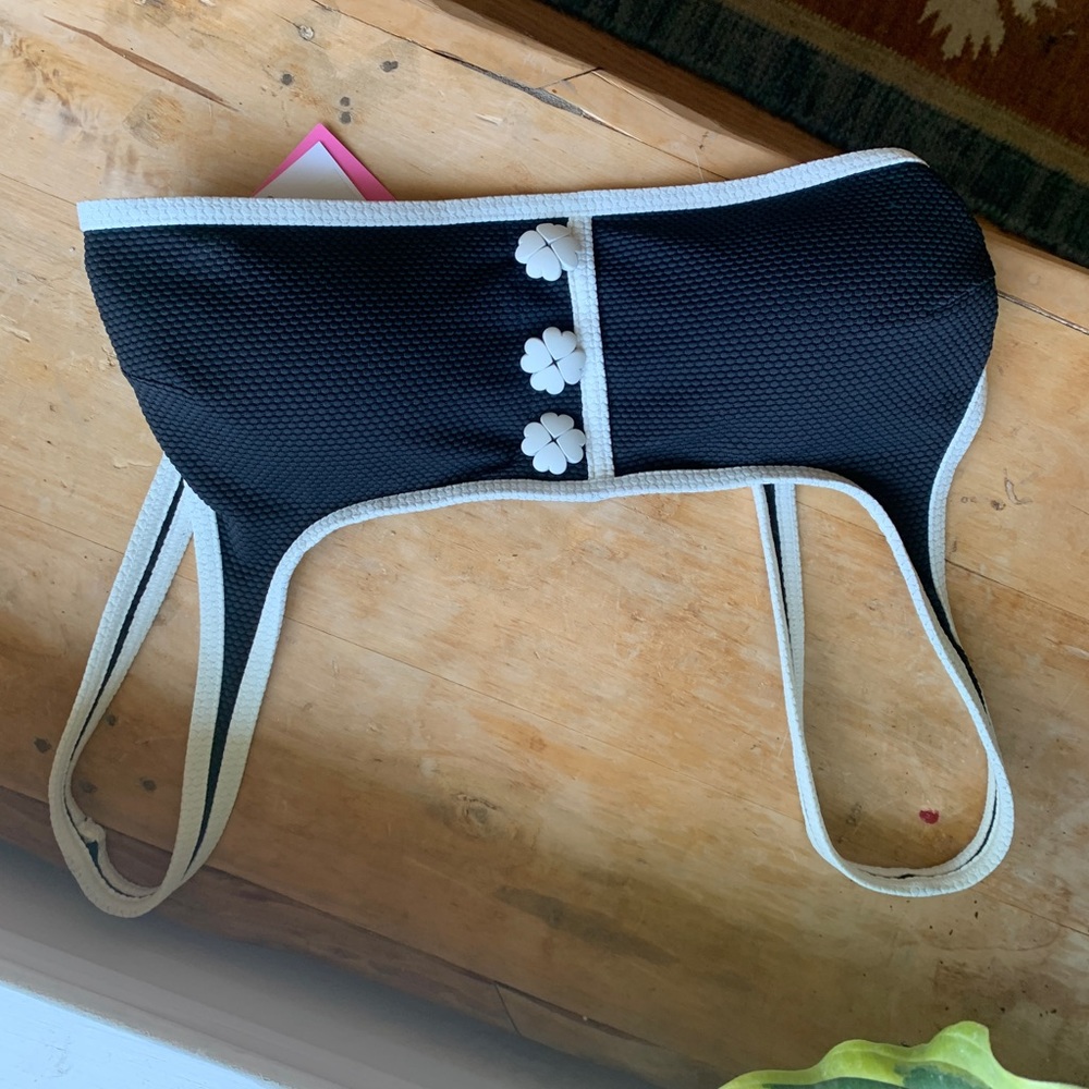 Brand new Kate Spade bikini top sports bra style flower buttons xs NWT black wht - Picture 2 of 8